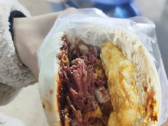 腊汁肉蛋菜夹馍-老马家马蓉蛋菜夹馍·腊牛肉夹馍(回民街店)