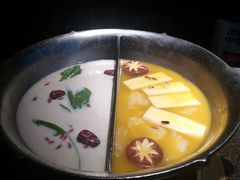 -湊湊火锅·茶憩(新中关购物中心店)