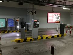 入口-大宁国际商业广场-地下停车库