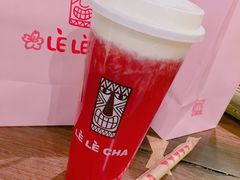 冠军满杯红草莓茶加奶盖-LELECHA乐乐茶(上海五角场万达广场店)