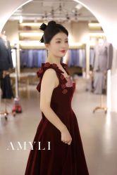 -艾米丽婚纱礼服