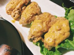 咸蛋黄碰撞鸡翅-手抄板凳江南菜(湖滨商业街店)