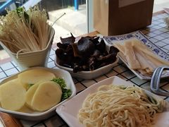 -山悦里 山野·鲜火锅(罗斯福广场店)