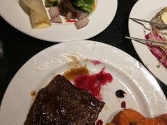 -东方滨江大酒店·滨江厅