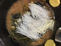 -屯老二农家铁锅炖·行业领军者(梅江店)
