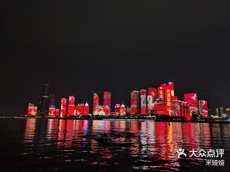 「五四广场」浪漫的海风,复古的街区,青岛是一个来了就不想走的城市