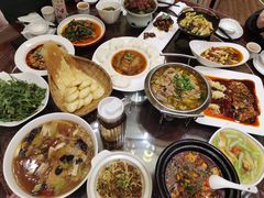 -万重锦·人文川菜馆(骡马市店)