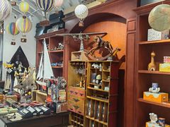 -LOL原创生活概念店(K11购物艺术中心店)