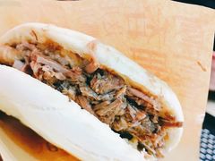 传统腊汁肉夹馍-忆秦时(银泰in77店)