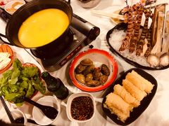 -鲜入围煮花胶鸡海鲜火锅