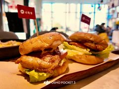 -必胜客(威高广场店)