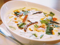 -Chom Cafe and Restaurant