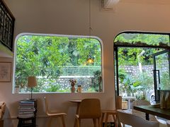-彳亍咖啡·这里(水湾路店)