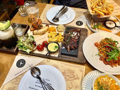 -Mark&Mars Restaurant
