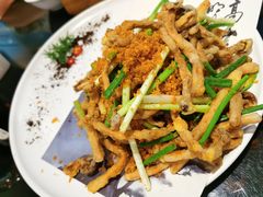 避风塘炒茶树菇-高第街56号港式餐厅·精选(世茂广场宽厚里大明湖店)