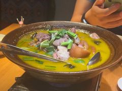 -帅巴人舅母子腊蹄民俗村