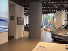 -TESLA 特斯拉(上海太古汇体验店)