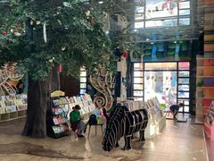 -钟书阁(松江泰晤士小镇店)