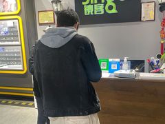 -镜客眼镜(浦江欢乐颂店)