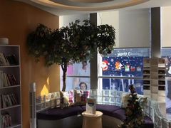 -瑞尔齿科(南京东路名人诊所)