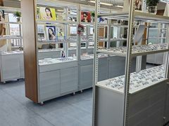 -无奔眼镜·蔡司·依视路授权店(马家堡店)