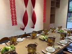 -周老三跷脚牛肉·全牛火锅(非遗传承店)