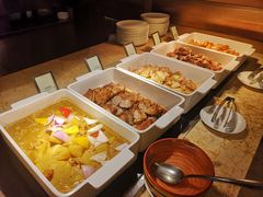 自助取餐区-大中华希尔顿酒店-念自助餐·嗨啤·小龙虾