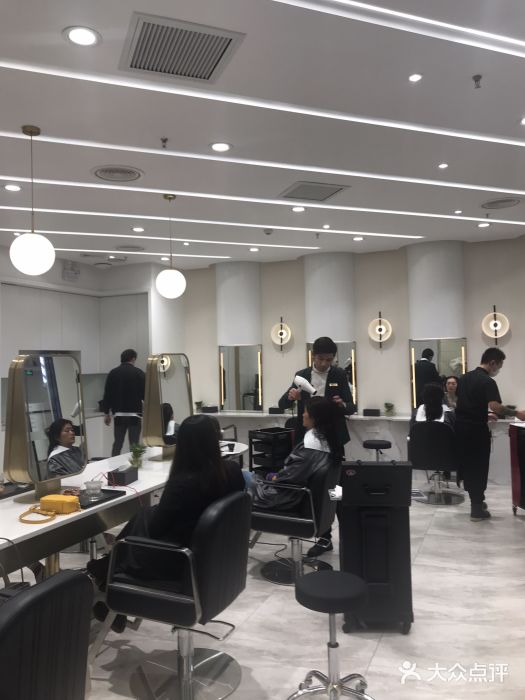 梵创造型(环球港店)图片