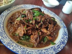 小鸡炖野生黄磨-小土豆北方菜馆(文慧园店)