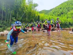 -安吉龙王山峡谷漂流