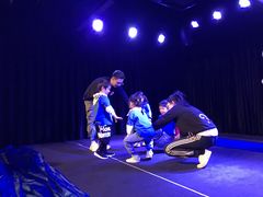 -猴有戏教育戏剧·音乐剧·主持口才·演讲朗诵辩论(环球港华师大校区)