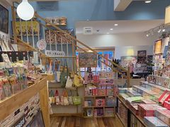 -猫的天空之城概念书店(束河店)