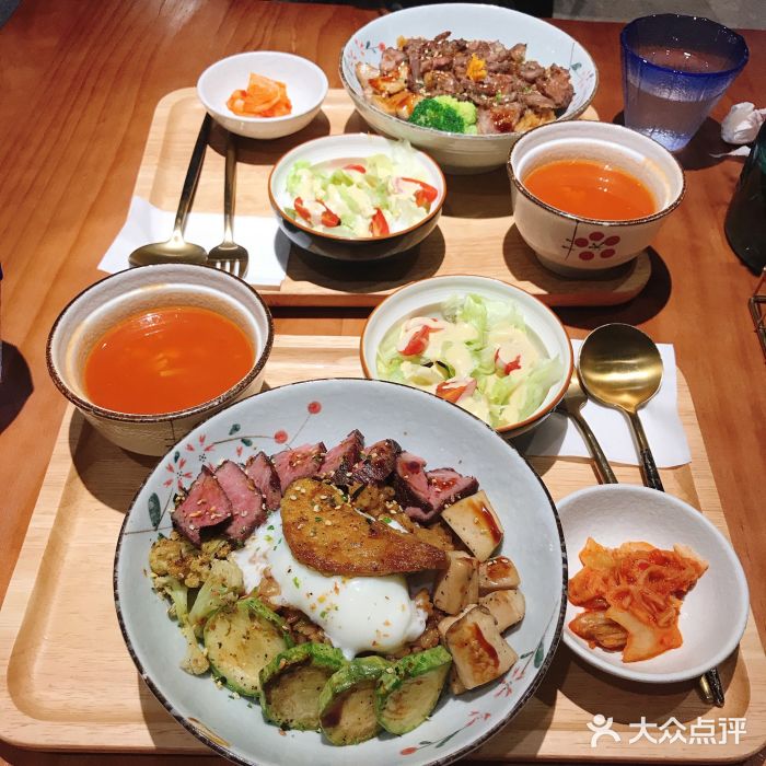 POKEE VIA&Brunch·维娅(重庆来福士店)炙烧鹅肝小排碗图片