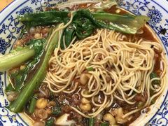 -渝之汇牛肉豌杂面