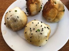 生煎-老字号眼镜子煎包汤包店