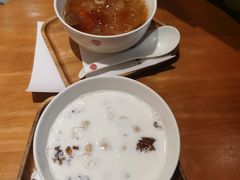 桂圆银耳桃胶-彬媽糖水(万象天地店)