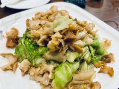 -洁神饭庄·海鲜·青岛菜·30年老字号(五四广场店)