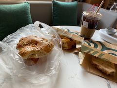 -星巴克臻选(威海威高广场店)