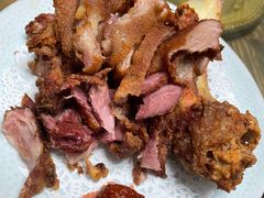 香酥蹄-八张桌子(老店)