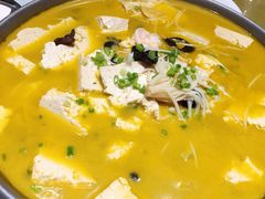 锅仔柴火豆腐-雲蜀龙阁·金牌水煮鱼(方庄店)