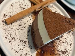-Chom Cafe and Restaurant