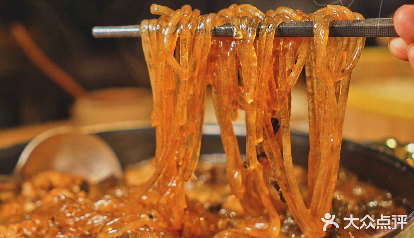 广州探店｜是小酒馆，也是东北菜‼️份量豪气‼️