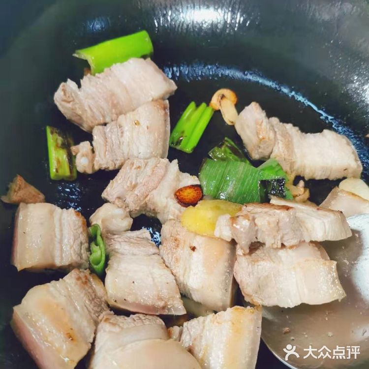 这样的虎皮鸡蛋红烧肉真心好吃(´ε｀ )♡