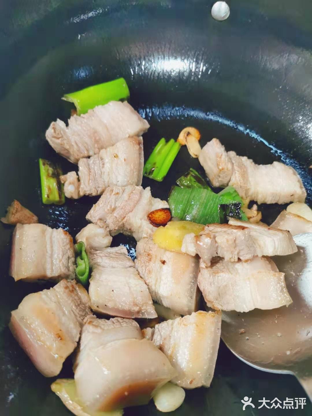 这样的虎皮鸡蛋红烧肉真心好吃(´ε｀ )♡
