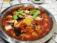 -晓彭肥肠鸡·泡椒鸡火锅(水木天地店)