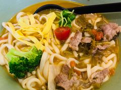 茄汁黑猪片儿川-陳八两面家(滨江天街店)