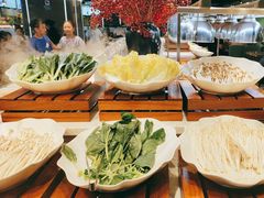 -金滏山烤肉·海鲜·火锅自助餐厅(襄阳万达店)