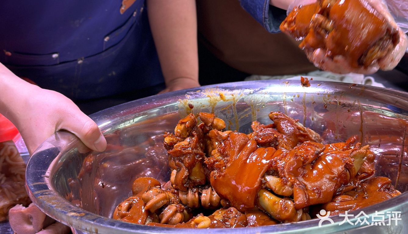 徐州排队王:老万家熟食❗