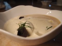 白芦笋浓汤配黑松露-AZUR聚(香格里拉饭店)