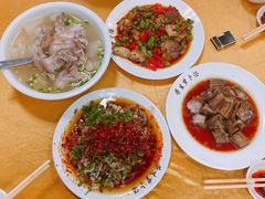 萝卜炖肘子-荣生萝卜汤饭店